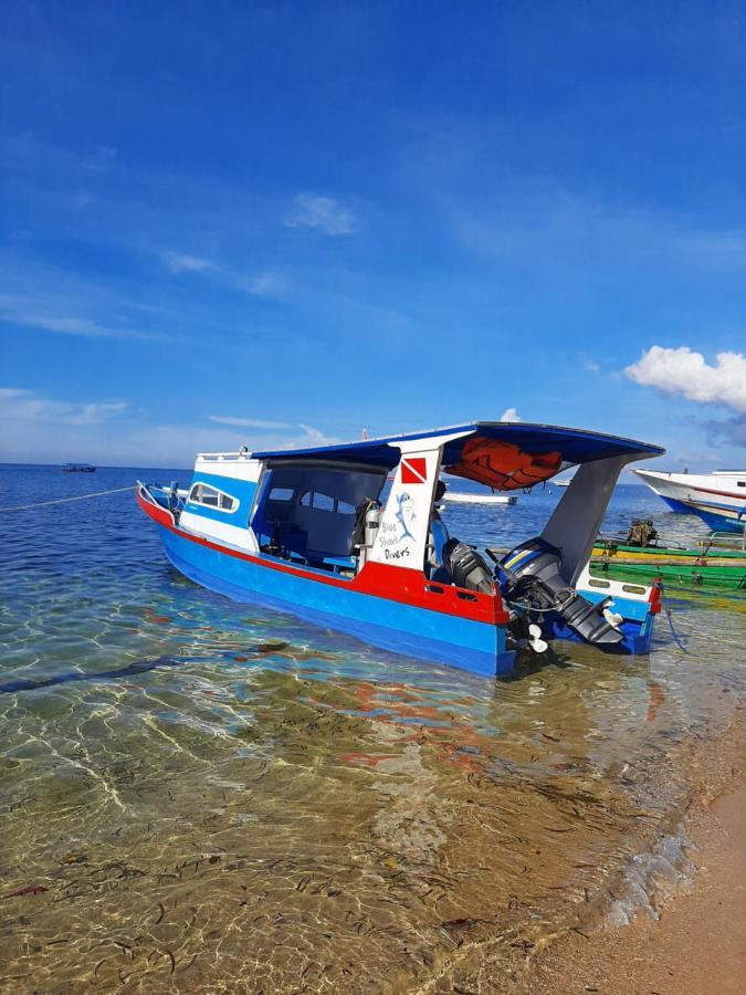 Blue Shark Divers Bunaken Exterior foto