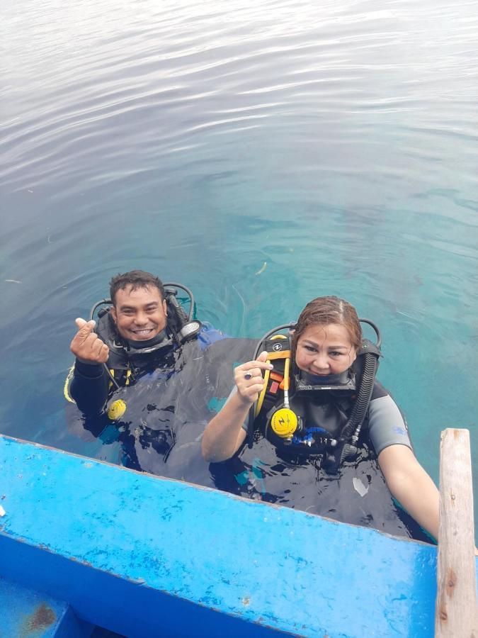 Blue Shark Divers Bunaken Exterior foto