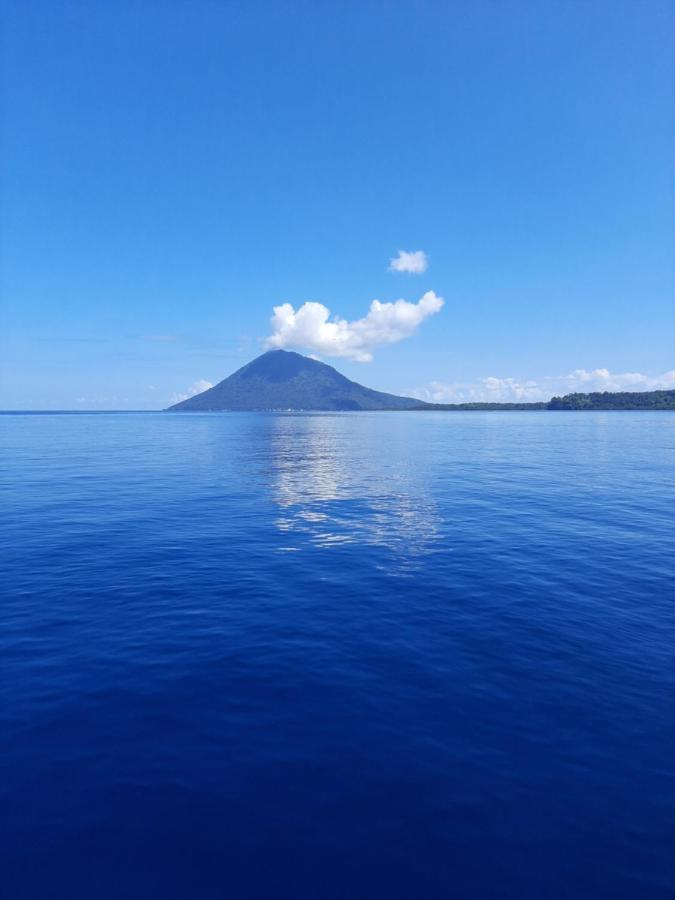 Blue Shark Divers Bunaken Exterior foto
