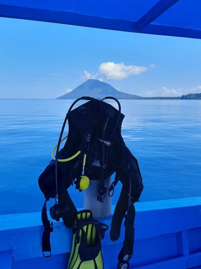 Blue Shark Divers Bunaken Exterior foto