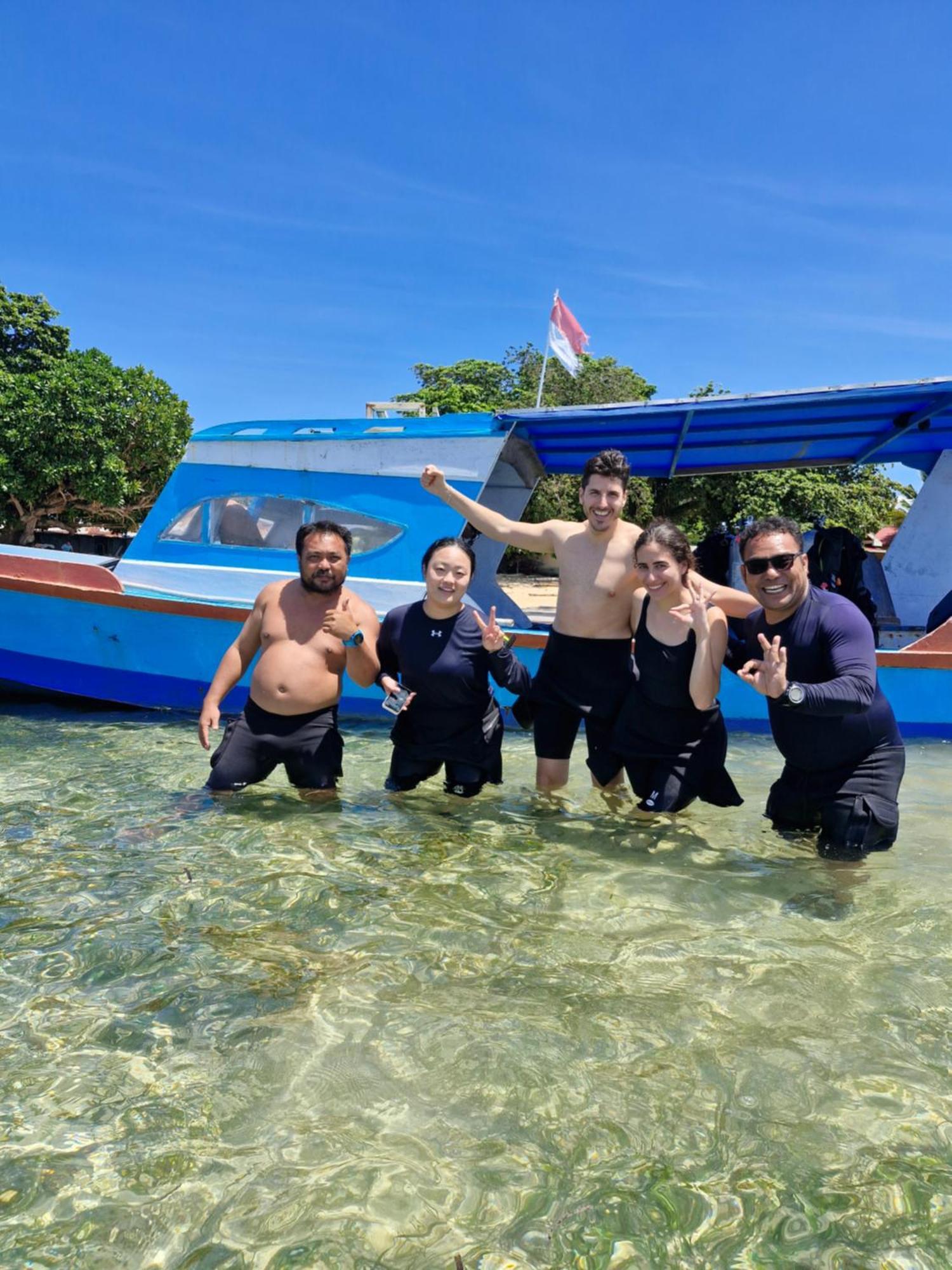 Blue Shark Divers Bunaken Exterior foto