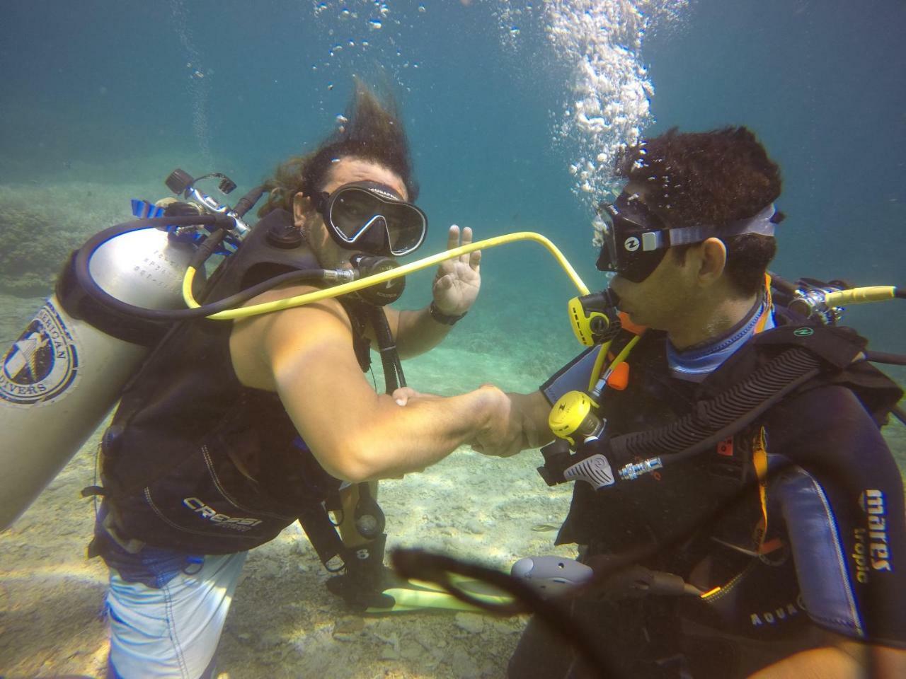 Blue Shark Divers Bunaken Exterior foto